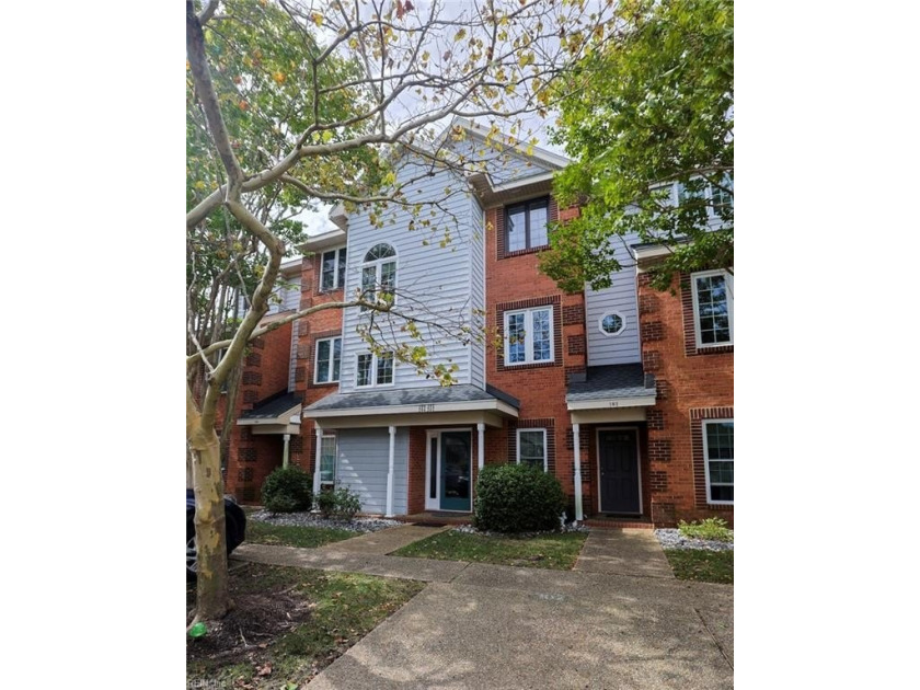 Ready to Move In - Updated 2-Bed and loft, 2-Bath Condo in Gated - Beach Condo for sale in Hampton, Virginia on Beachhouse.com