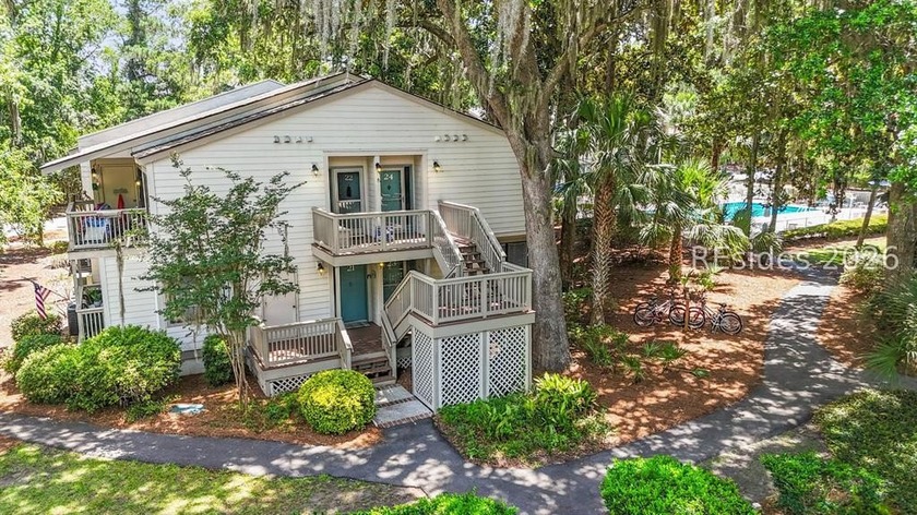Gorgeous 2BR/1BA ground-level corner villa in pet-friendly - Beach Condo for sale in Hilton Head Island, South Carolina on Beachhouse.com