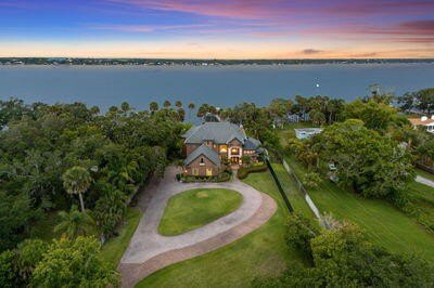 Tucked on 2.86 acres with 118' of deep Intracoastal frontage - Beach Home for sale in Merritt Island, Florida on Beachhouse.com