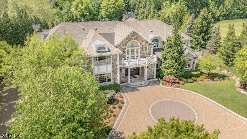 Once in a lifetime opportunity to own one of North Caldwell's - Beach Home for sale in North Caldwell Boro, New Jersey on Beachhouse.com