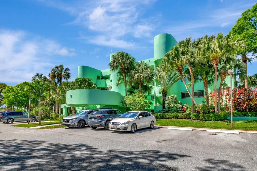 Experience the best of South Florida living in this beautifully - Beach Condo for sale in Delray Beach, Florida on Beachhouse.com