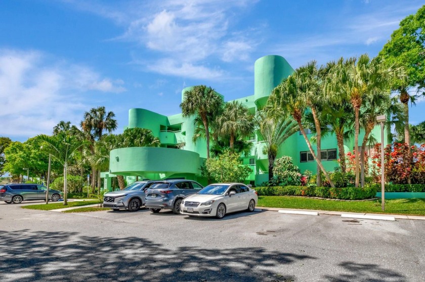 Experience the best of South Florida living in this beautifully - Beach Condo for sale in Delray Beach, Florida on Beachhouse.com