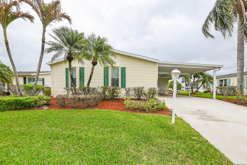 Priced to sell!!! Over 1,600 SF, open floor plan, 3 bedrooms, 2 - Beach Home for sale in Port Saint Lucie, Florida on Beachhouse.com