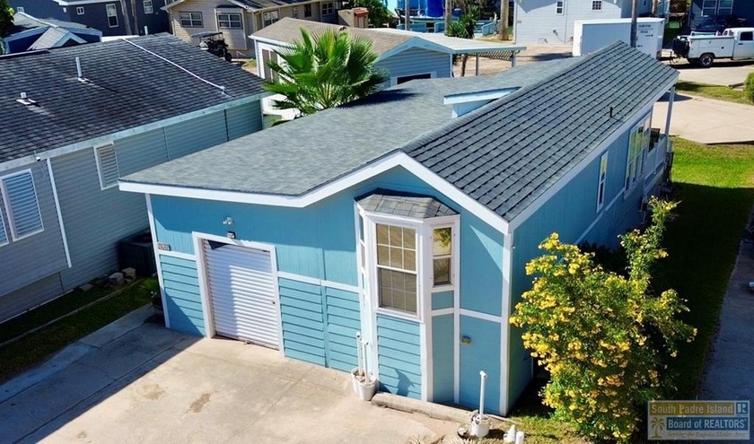 Charming and completely remodeled inside and out Park Model w/ - Beach Home for sale in Port Isabel, Texas on Beachhouse.com