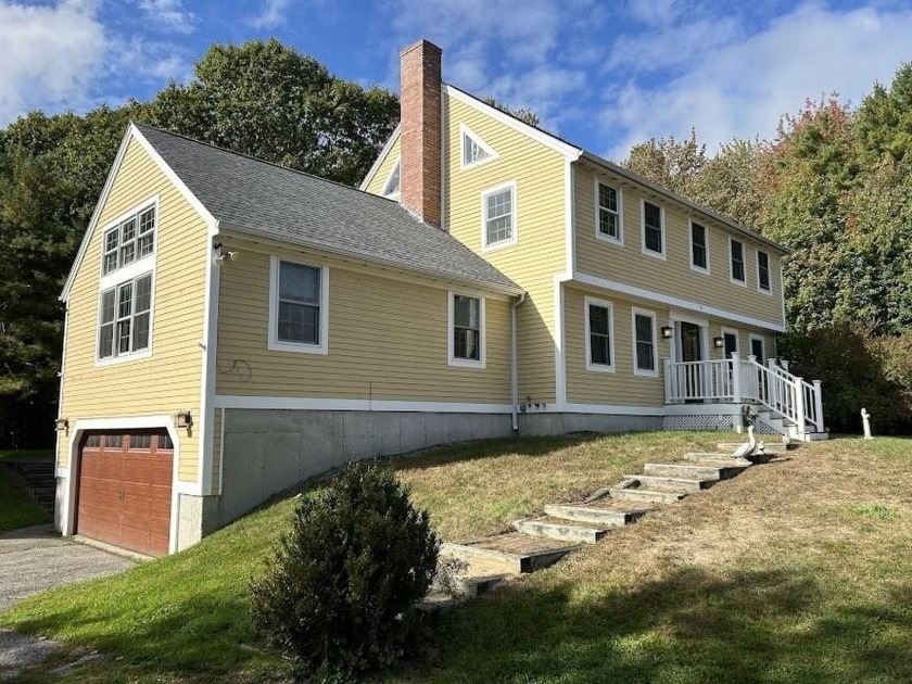 Locations don't get much better than this colonial tucked in a - Beach Home for sale in Kennebunk, Maine on Beachhouse.com