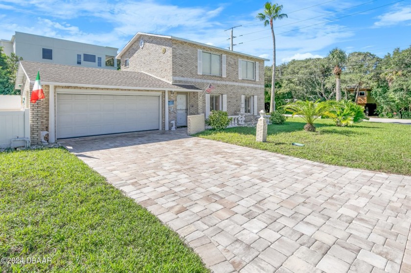 BEAUTIFUL 2BR/2.5BA POOL HOME LOCATED ON A CORNER LOT WALKING - Beach Home for sale in Ponce Inlet, Florida on Beachhouse.com