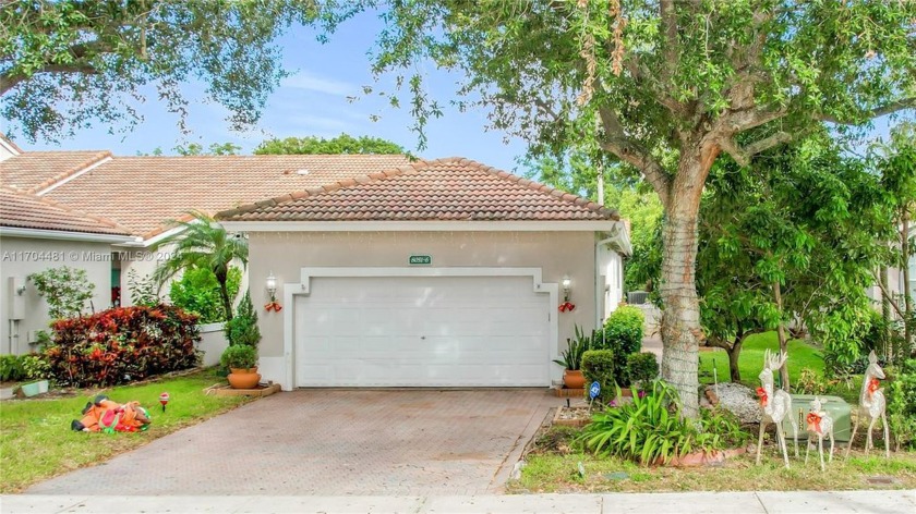 Welcome to your dream home in paradise. This beautiful 3-beds - Beach Home for sale in Sunrise, Florida on Beachhouse.com