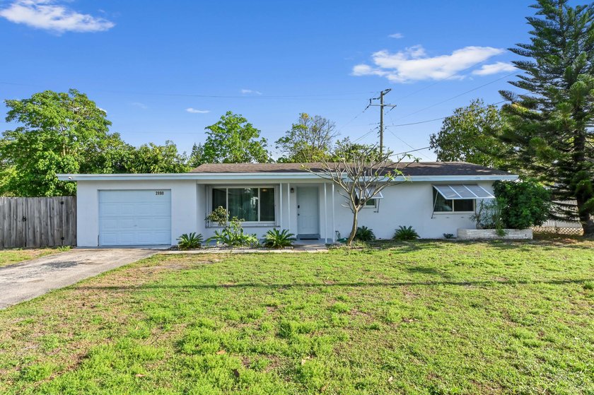 Welcome to your vibrant Florida oasis in sunny Boynton Beach! 2 - Beach Home for sale in Boynton Beach, Florida on Beachhouse.com