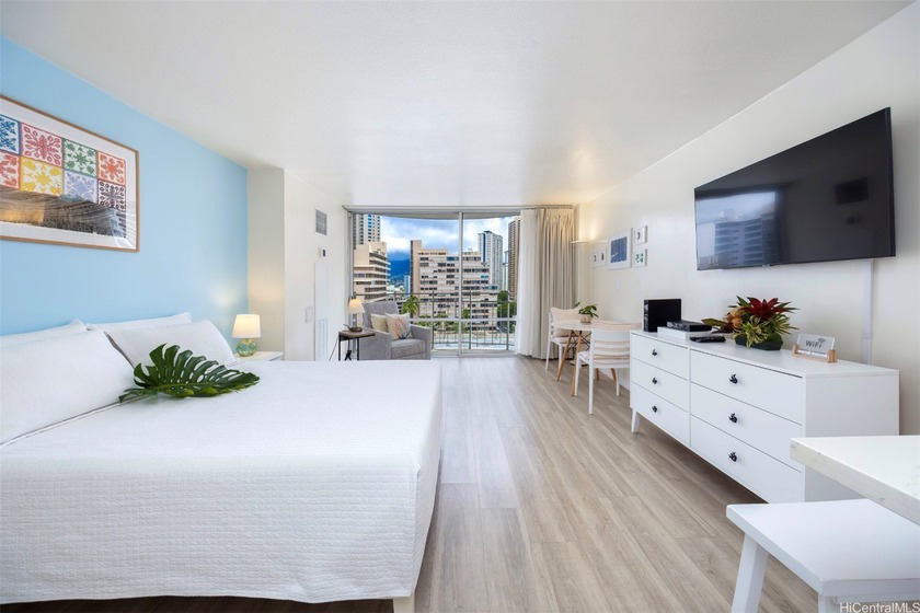 Situated at the entrance of Waikiki, Ilikai Marina features an - Beach Condo for sale in Honolulu, Hawaii on Beachhouse.com