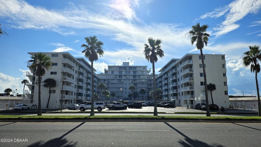 Experience the Ultimate Seaside Lifestyle! Ready to move in - Beach Condo for sale in Daytona Beach, Florida on Beachhouse.com