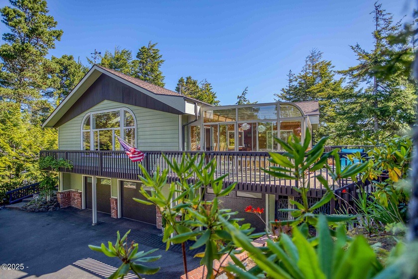 Private custom-built home in Heceta South just minutes to beach - Beach Home for sale in Florence, Oregon on Beachhouse.com