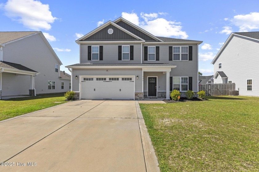 Four bedrooms below $400k, just 11 minutes from the beach! Built - Beach Home for sale in Sneads Ferry, North Carolina on Beachhouse.com