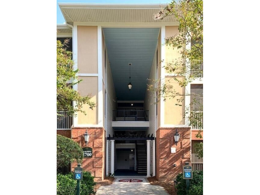 Welcome to this wonderful 2 bedroom condo located in the highly - Beach Condo for sale in Mount Pleasant, South Carolina on Beachhouse.com