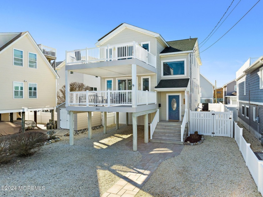 Located on the bayside, this tastefully updated, meticulously - Beach Home for sale in Ship Bottom, New Jersey on Beachhouse.com