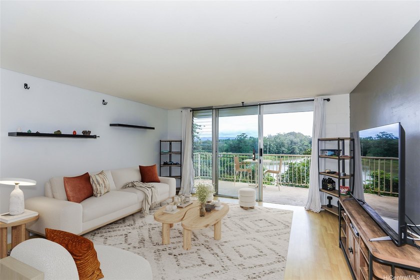 Rarely available 3 bed, 2 bath condo, and a separate entrance to - Beach Condo for sale in Wahiawa, Hawaii on Beachhouse.com