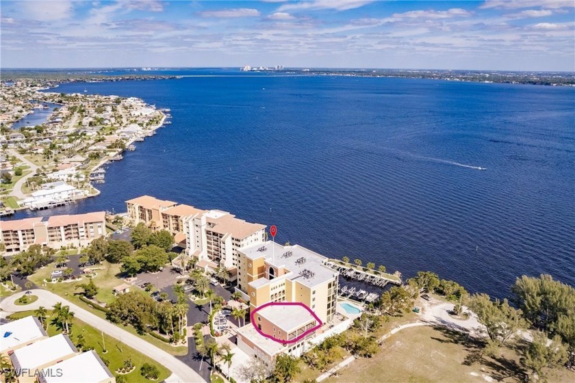 AMAZING VIEWS from the full-length glass doors and windows that - Beach Condo for sale in Cape Coral, Florida on Beachhouse.com