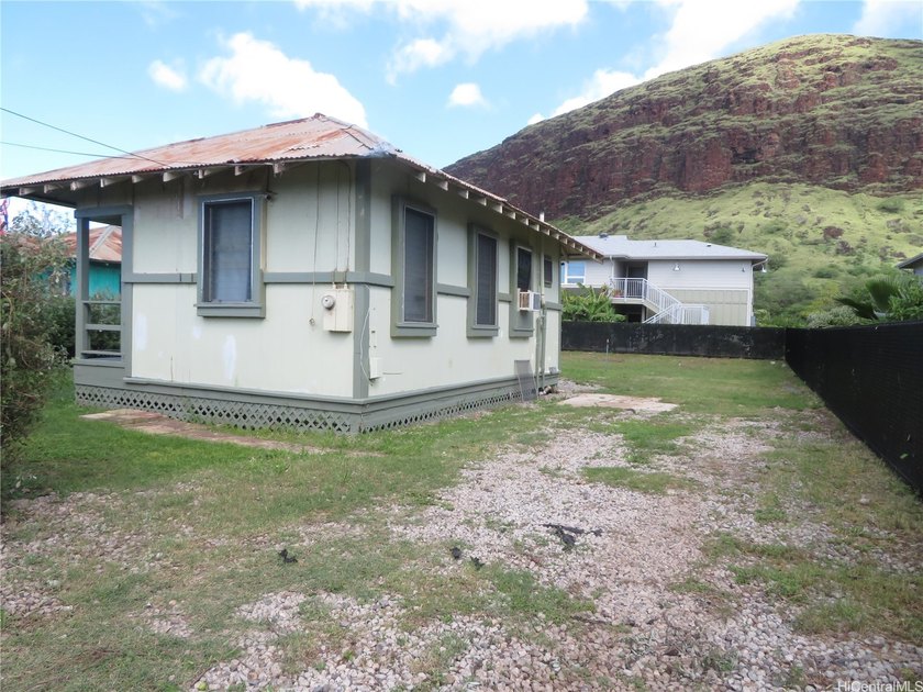 Detached single-family CPR home on a 5,000 sq. ft. lot with NO - Beach Home for sale in Waianae, Hawaii on Beachhouse.com