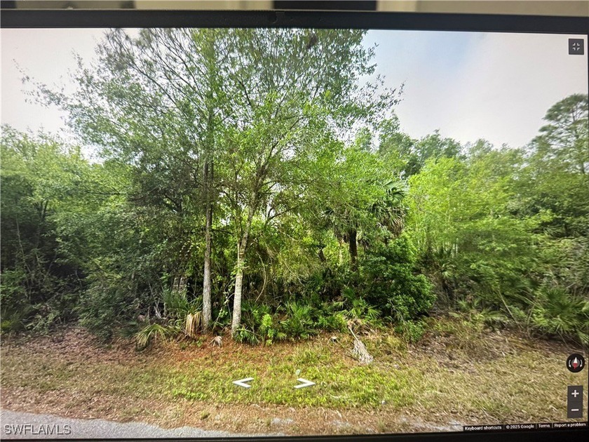 This beautiful lot offers ample space and flexibility for - Beach Lot for sale in Punta Gorda, Florida on Beachhouse.com
