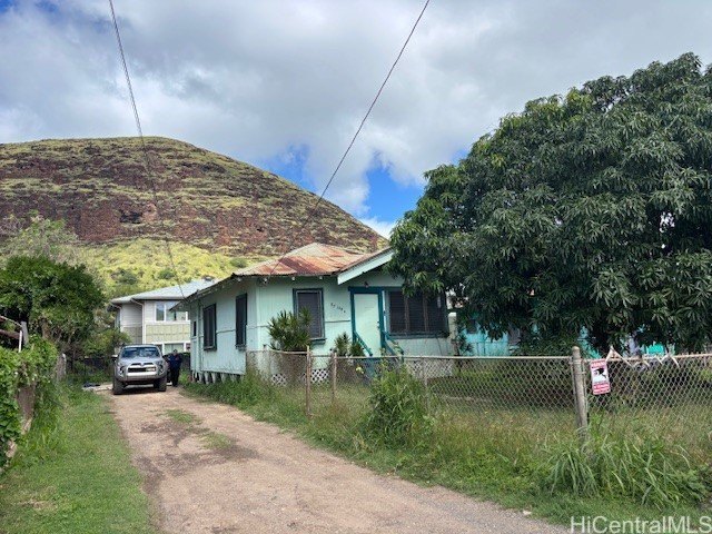 Detached single-family CPR home on a 5,000 sq. ft. lot with NO - Beach Home for sale in Waianae, Hawaii on Beachhouse.com