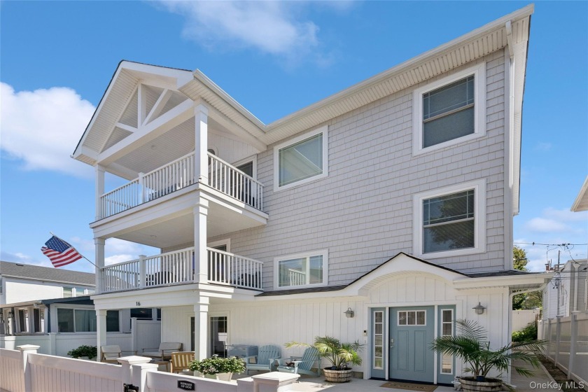 Welcome to 16 September Walk. A one-of-a-kind, custom-built - Beach Home for sale in Long Beach, New York on Beachhouse.com