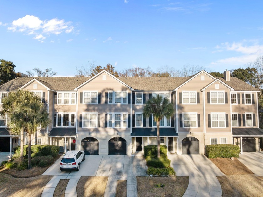 Tucked beneath mature oak trees in the sought-after Hamlin Park - Beach Townhome/Townhouse for sale in Mount Pleasant, South Carolina on Beachhouse.com