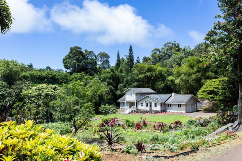 Discover this stunning and spacious 4 bedroom, 3.5 bathroom home - Beach Home for sale in Haiku, Hawaii on Beachhouse.com