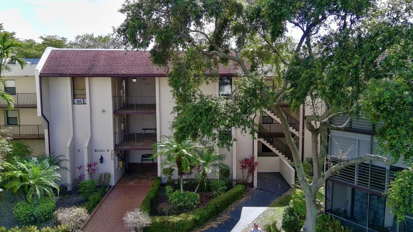 Beautifully maintained 2-bedroom, 2-bath condo in the desirable - Beach Condo for sale in Tamarac, Florida on Beachhouse.com
