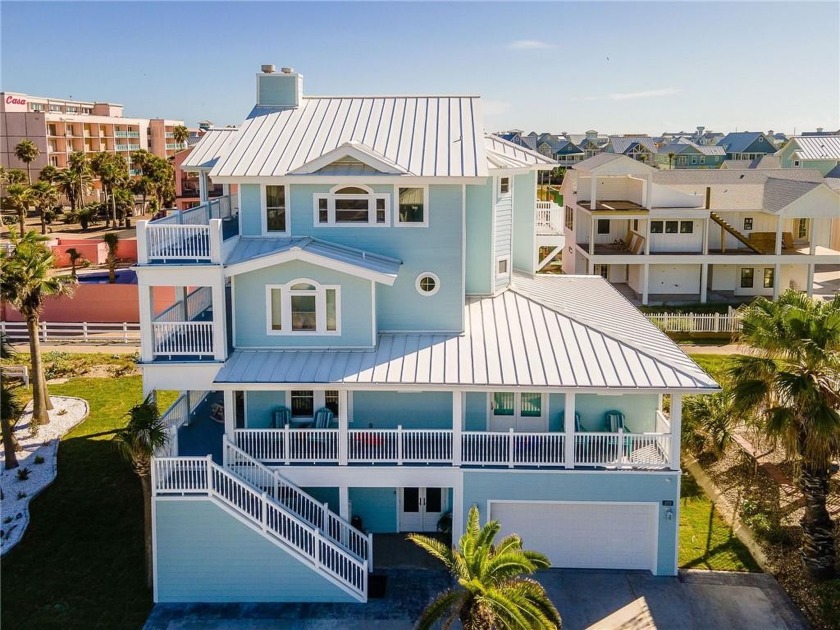 Enjoy the views from this updated, 4 story Beach House. As you - Beach Home for sale in Port Aransas, Texas on Beachhouse.com