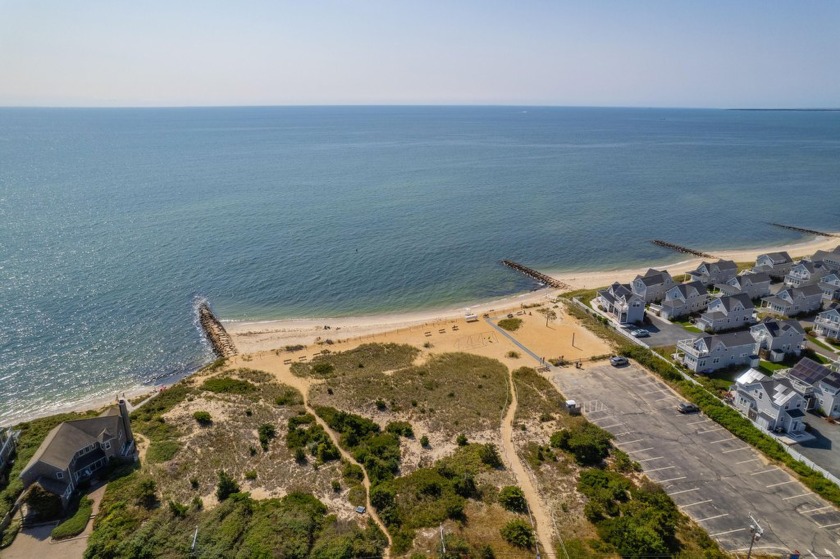 Quintessential year-round Cape cottage with deeded beach rights - Beach Home for sale in Dennis, Massachusetts on Beachhouse.com