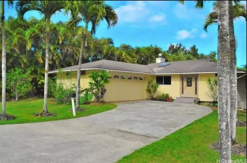 Legal vacation rental. Your Princeville retreat awaits! This - Beach Home for sale in Princeville, Hawaii on Beachhouse.com