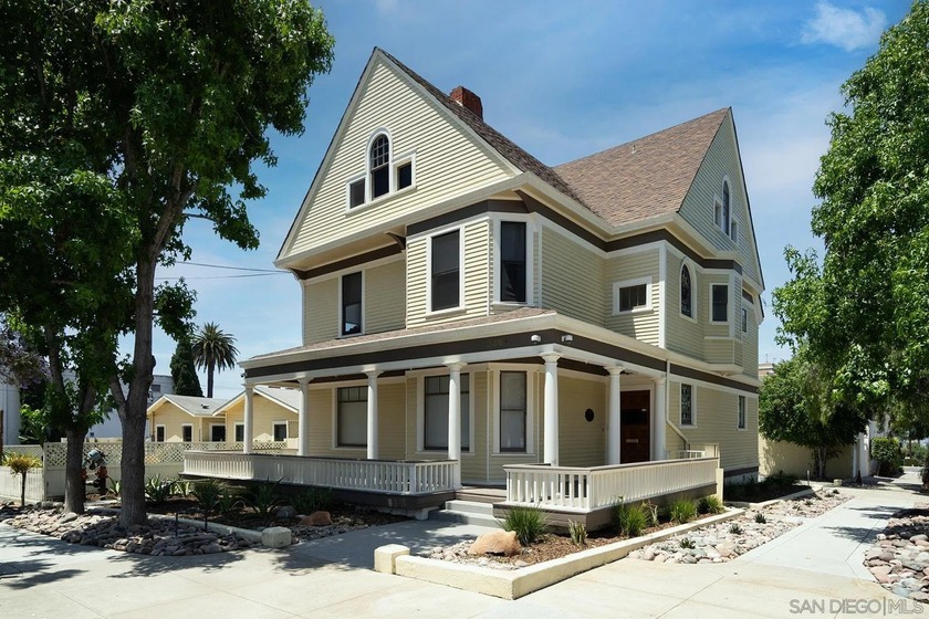 Variance Granted Detached. The Charlotte Bushnell House doesn't - Beach Home for sale in San Diego, California on Beachhouse.com