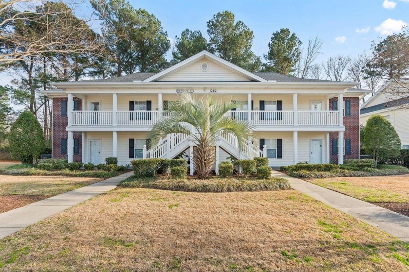 Welcome to this charming END unit in the Fairways at River Oaks - Beach Condo for sale in Myrtle Beach, South Carolina on Beachhouse.com