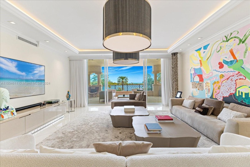 Embrace the extraordinary in this stunning renovated Palazzo del - Beach Condo for sale in Miami Beach, Florida on Beachhouse.com