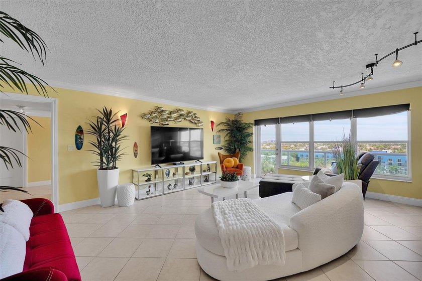 Live on the sand at prestigious Playa Del Mar! This 1 bed, 1.5 - Beach Condo for sale in Fort Lauderdale, Florida on Beachhouse.com