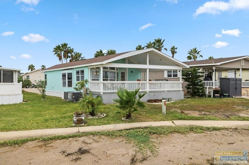 Beautifully updated and fully furnished park model with island - Beach Home for sale in Port Isabel, Texas on Beachhouse.com