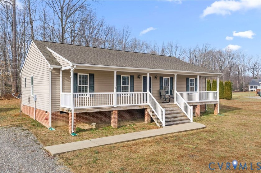 Location! Location! Attractive, move-in ready Rancher nestled on - Beach Home for sale in Tappahannock, Virginia on Beachhouse.com