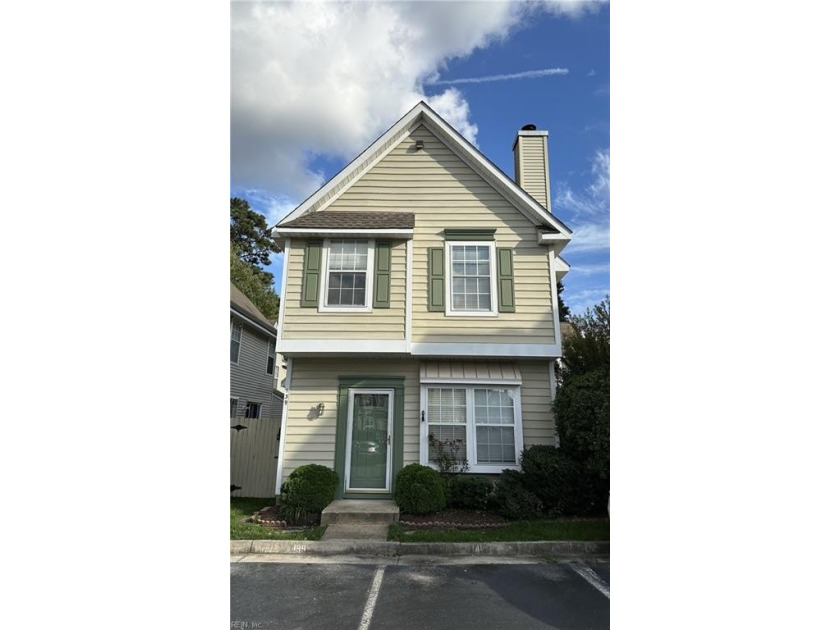 This welcoming 3-bedroom, 2.5-bathroom home is tucked away in - Beach Home for sale in Newport News, Virginia on Beachhouse.com