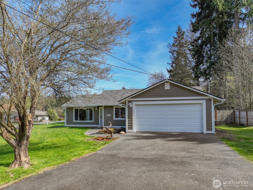 This beautifully updated rambler sits on a HUGE corner lot with - Beach Home for sale in Olympia, Washington on Beachhouse.com