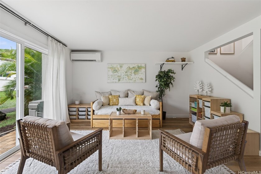 Ready to move in! This three bedroom two and a half bath town - Beach Condo for sale in Kailua, Hawaii on Beachhouse.com