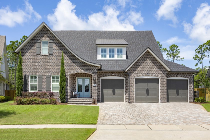 Welcome to luxury living in the Vineyards at Hammock Bay, a - Beach Home for sale in Freeport, Florida on Beachhouse.com