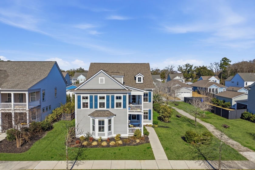 Welcome to this meticulously maintained TURN-KEY 4 bedroom, 3.5 - Beach Home for sale in Johns Island, South Carolina on Beachhouse.com