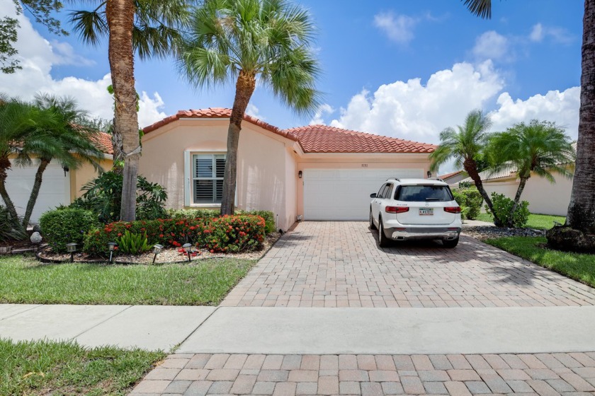 POPULAR CHADWICK MODEL. THIS HOUSE HAS A YEAR OLD ROOF. IT HAS - Beach Home for sale in Boynton Beach, Florida on Beachhouse.com