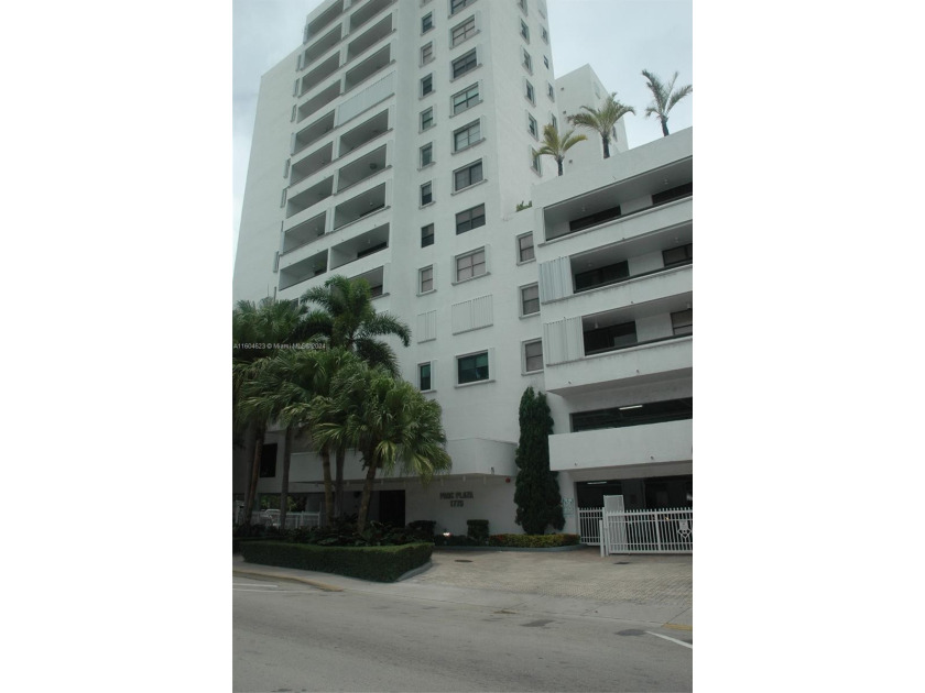 Come enjoy the lifestyle Miami is known before. Bask in the - Beach Condo for sale in Miami Beach, Florida on Beachhouse.com