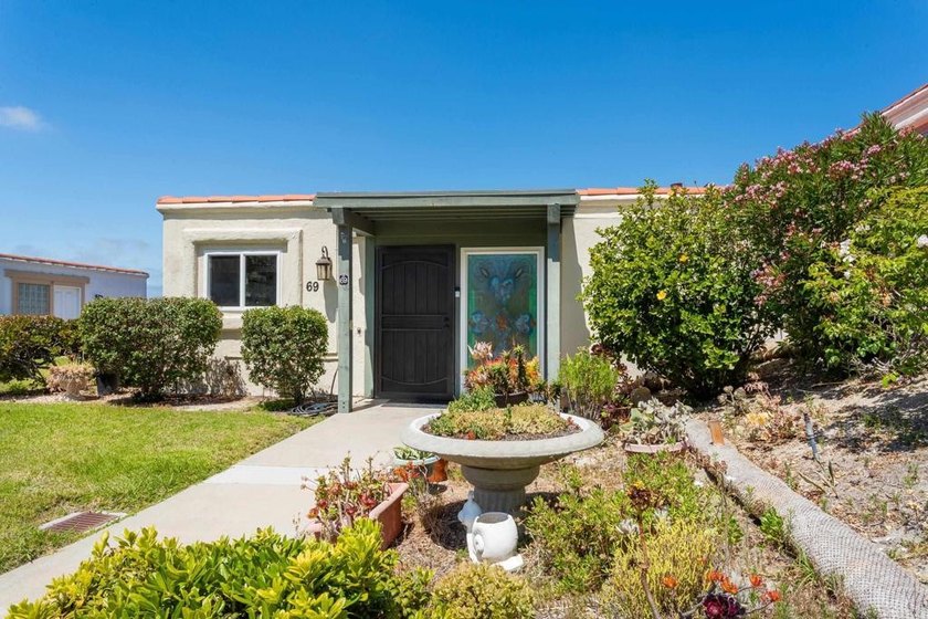 Enjoy the lifestyle you deserve in the beautiful 55+ Oceana - Beach Home for sale in Oceanside, California on Beachhouse.com