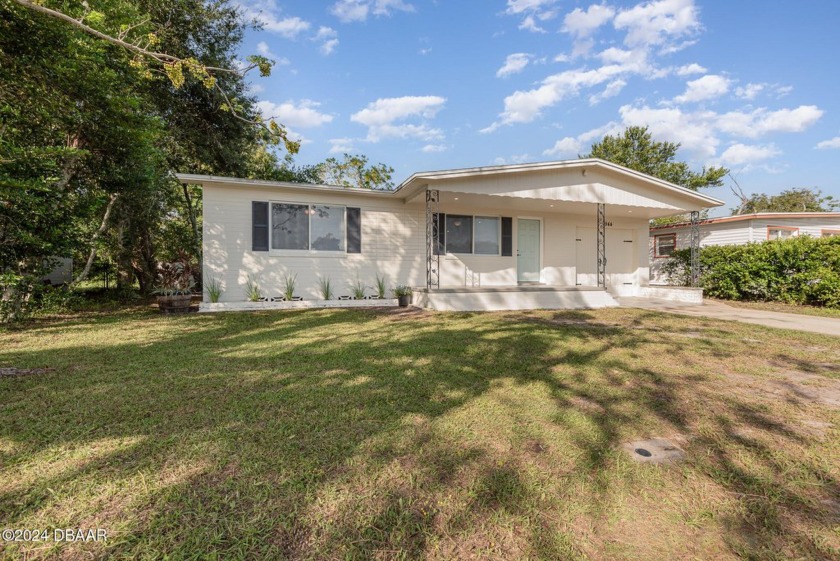 Welcome to this Charming Home with a cozy curb appeal! 2-bedroom - Beach Home for sale in Daytona Beach, Florida on Beachhouse.com