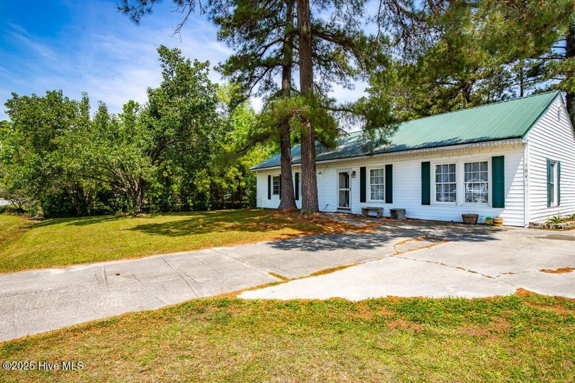 Close to MCAS Cherry Point and a short drive to Atlantic Beach - Beach Home for sale in Havelock, North Carolina on Beachhouse.com