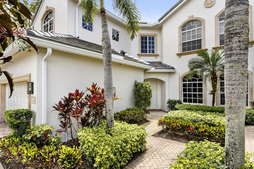 SELDOM FOUND...DOWNSTAIRS SPACIOUS COACH HOME OFFERS 3-BEDROOMS - Beach Condo for sale in West Palm Beach, Florida on Beachhouse.com