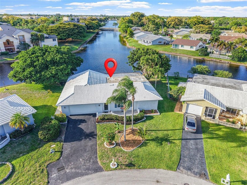 Unparalleled value. This 3-bedroom, 2-bath 2200+ adjusted square - Beach Home for sale in Tamarac, Florida on Beachhouse.com