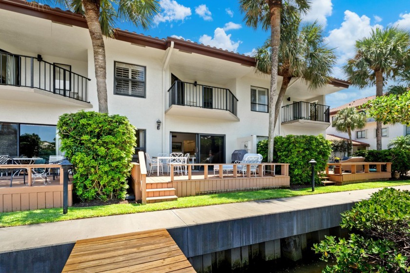 Chic Waterway North townhome, a block-and-a-half from the ocean - Beach Condo for sale in Delray Beach, Florida on Beachhouse.com