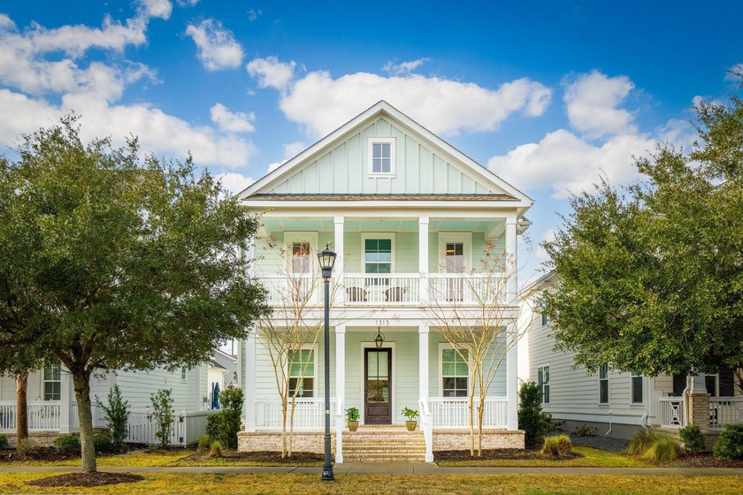 Welcome home to this stunning luxury residence in the heart of - Beach Home for sale in Mount Pleasant, South Carolina on Beachhouse.com